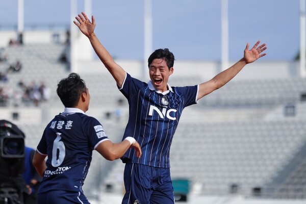 서재민·정재민·차승현 '릴레이 골'… 서울 이랜드, 홈에서 부산 3-0 완파